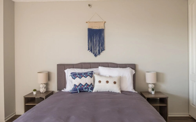 FRONTDESK The Churchill Apts Downtown Minneapolis