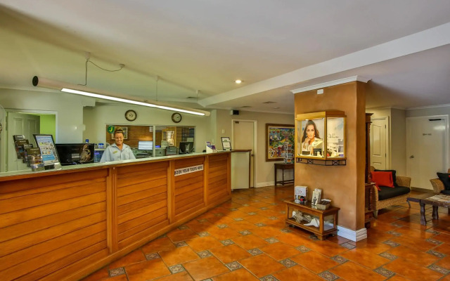 Moonlight Bay Suites