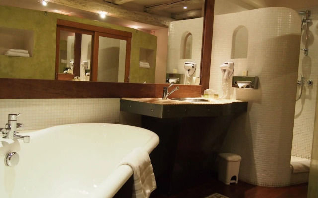 Logis Hôtel Les Pages