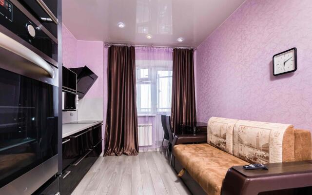 Жилой квартал на улице Адоратского