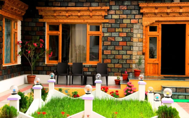 Hotel Jeevanam Villa