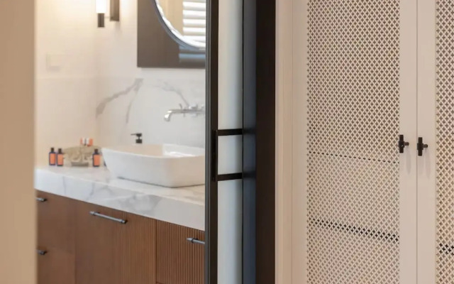 Jantaris Apartment by Renters Prestige