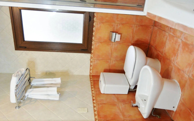 Gardi Hotel & Suites