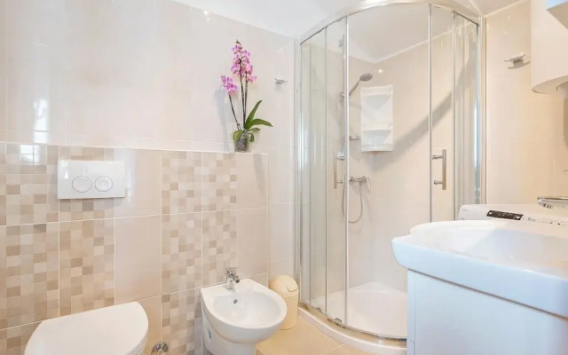 Spacious Holiday Home With Swimming Pool Near Sea in Vodnjan