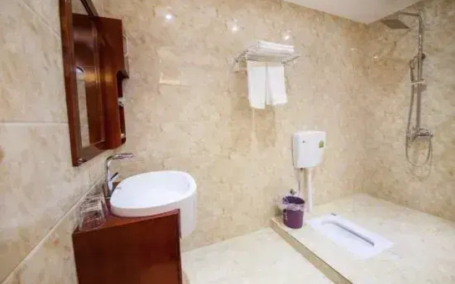 Maitreya Xincheng Hotel (Huquan Ecological Park Branch)