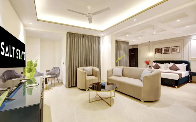Saltstayz Premier – Galleria Market Road & Sector 27
