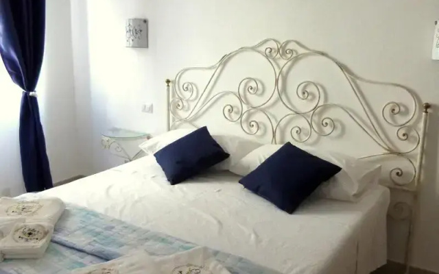 Clelia's Boutique Rooms & Suites