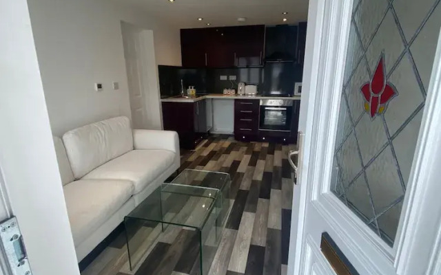 Stunning Truro 1-bed - Sleeps 2 & Parking