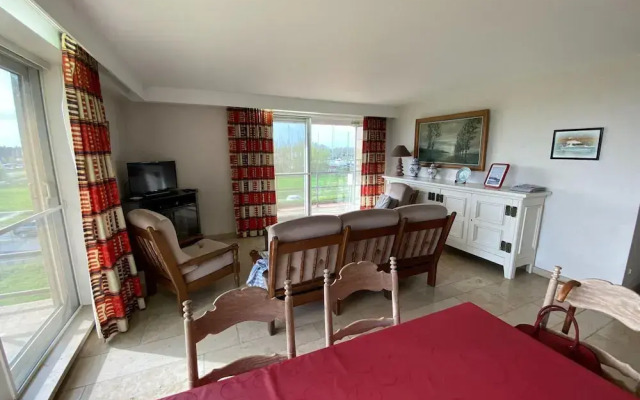 Beautiful Apartment on the Marina