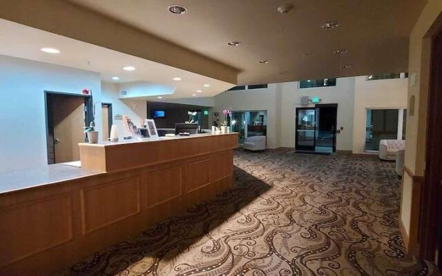 Pacific Sunrise Inn & Suites