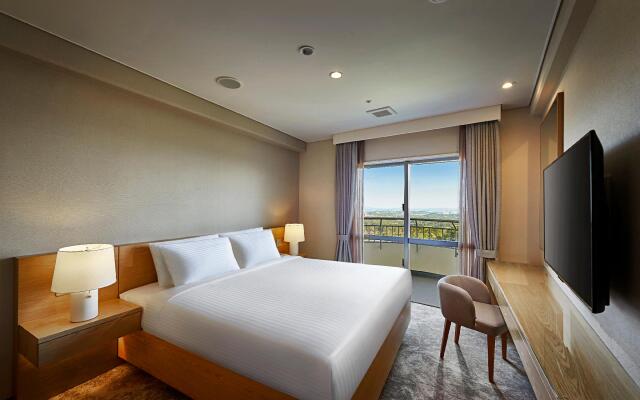 ANA Crowne Plaza Resort Okinawa Uruma Hills by IHG
