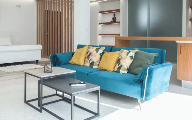 Stylish Modern Suite at Piraeus Port
