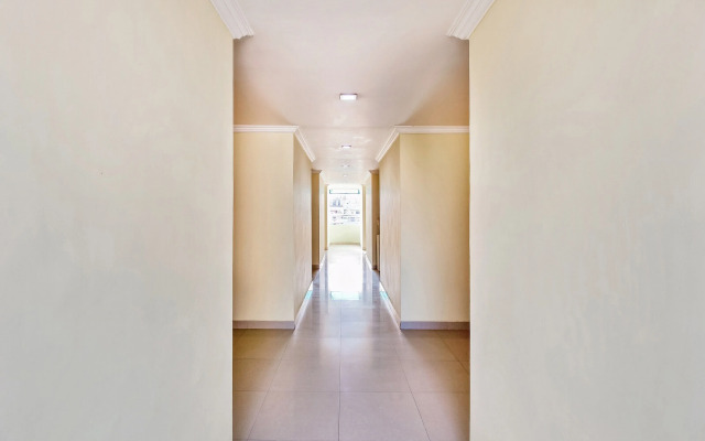 OYO 30151 Golden Hive