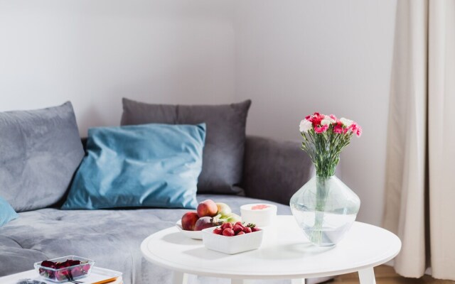 oompH Warsaw Old Town Premium