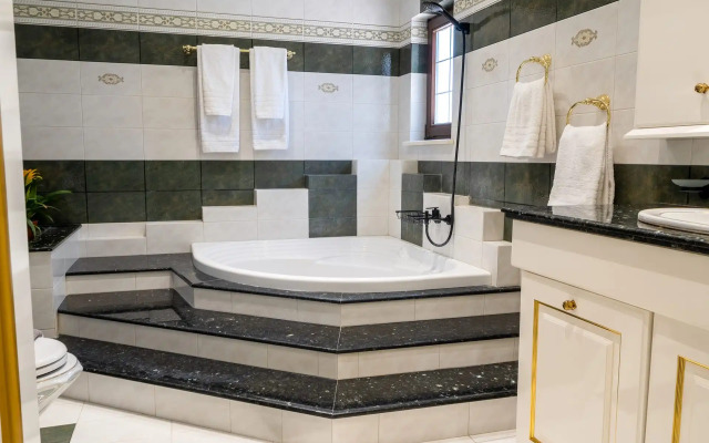 Red Rose Luxury Villa