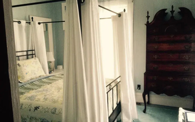 Auberge Nathalie Ora Guesthouse