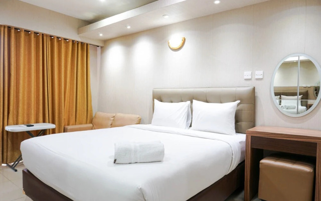Elegant and Best View Studio Tamansari The Hive Apartment By Travelio
