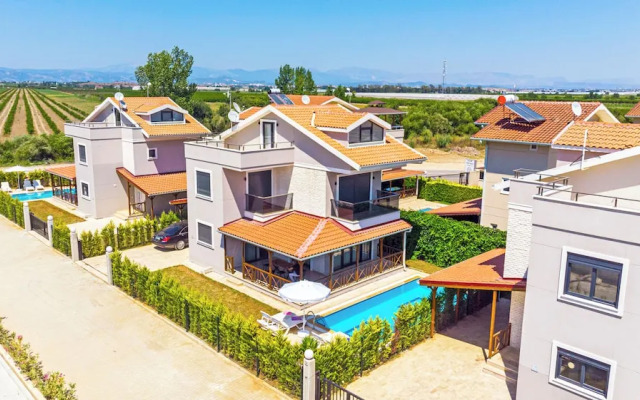 Paradise Town - Villa Colm