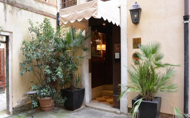 Venice Roulette Hotel 4*