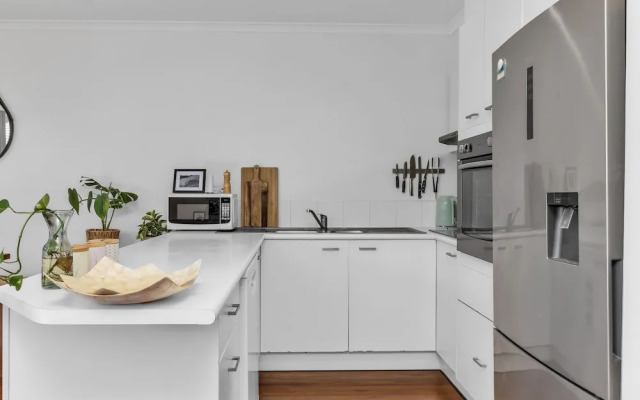 Kirra Shores Coastal Hideaway