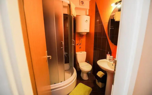 Lukanov Apartments & Guest Rooms
