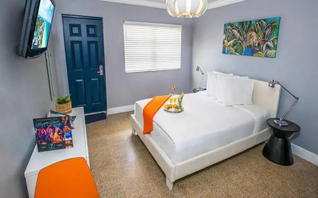Hollywood Beach Suites