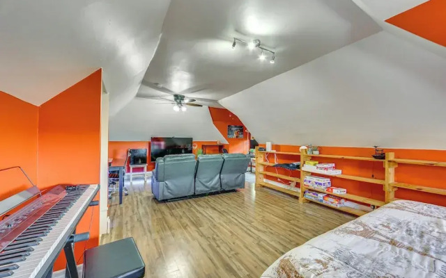 Dog-friendly Pittsburgh Home, 3 Mi to Downtown!