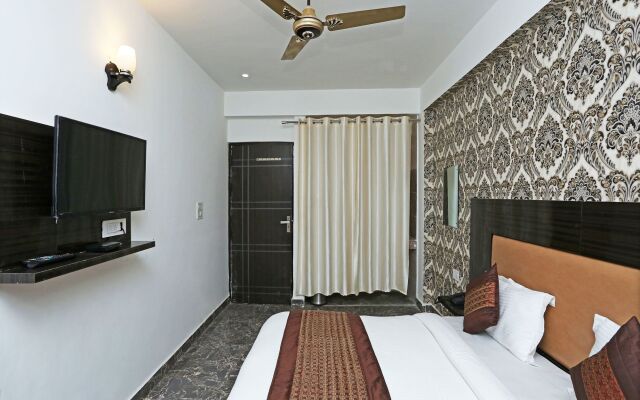 OYO 11405 Hotel Tej Palace