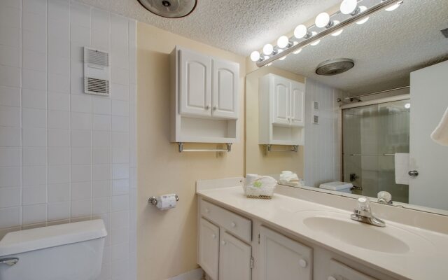 Enclave 202a 2 Bedroom Condo by RedAwning