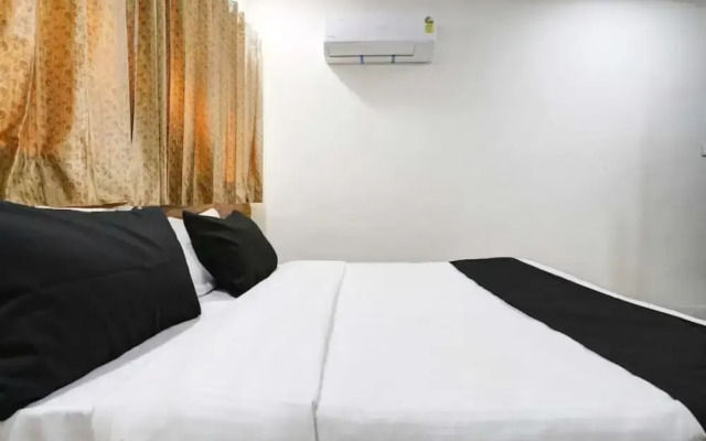 Goroomgo Apollo Vastrapur
