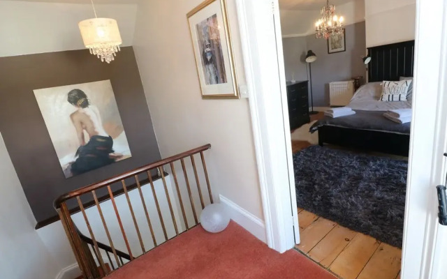 2 Emma Place, Bodmin