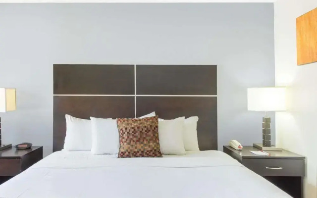 Quality Inn and Suites Albuquerque