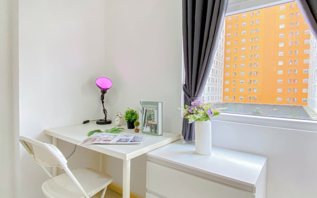 Comfortable And Roomy 2Br At Apartment Green Pramuka City