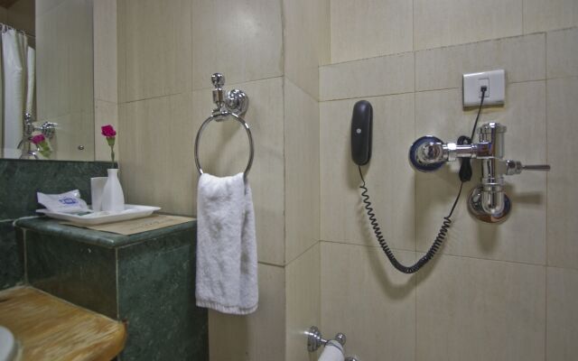 Hotel Broadways Inn