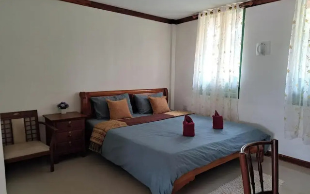 Ruenthai Ayutthaya Resort And Restaurant