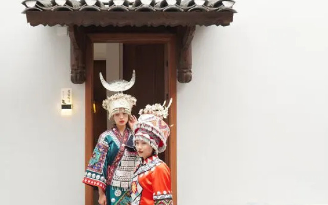 Wangcun Caotang Inn (Furong Town Waterfall)