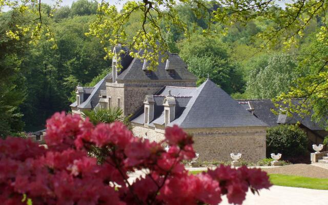 Domaine De Locguénolé & Spa