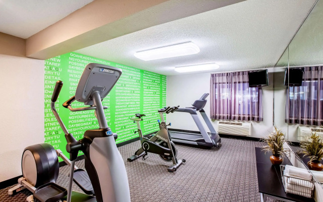 La Quinta Inn & Suites by Wyndham Houston Baytown East