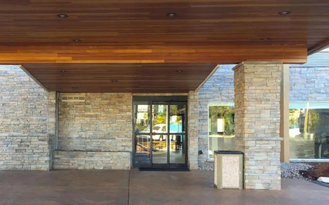 Comfort Inn & Suites Tigard near Washington Square