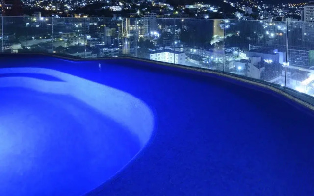 Luxurious Oceanfront Penthouse with Private Pool