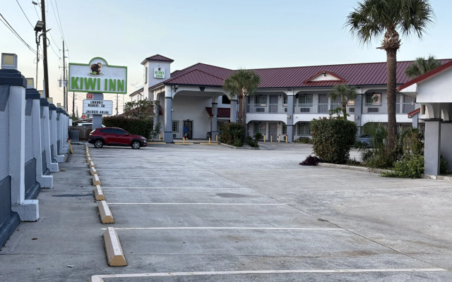 Palace Inn and Suites Willowbrook