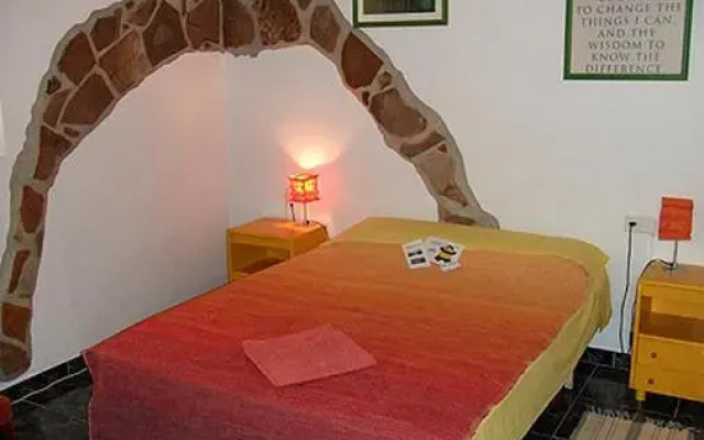 Posada Humblebee Home