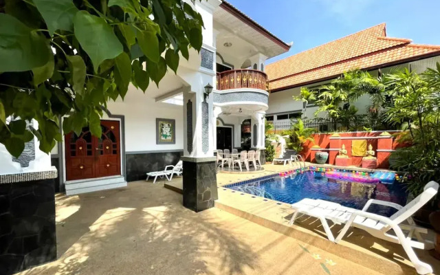 Pattaya Holiday House