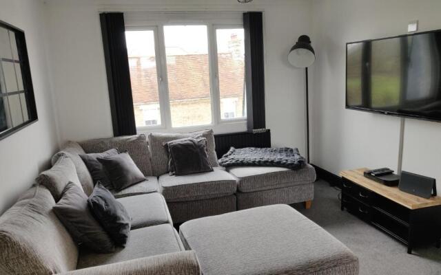 Riverside Park Penthouse Apartment In St Neots