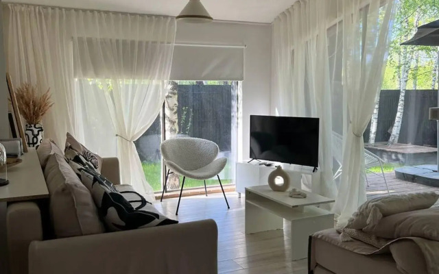 Sheluha House (Шелуха Хаус) с уютной верандой