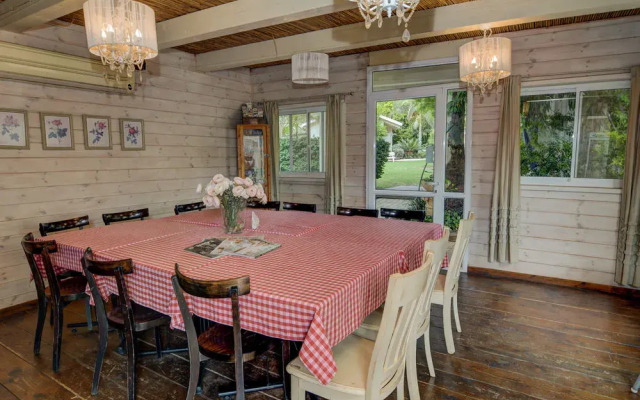 The White Cabins - Home