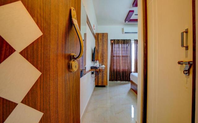 Fabhotel Greenwood Xpress Inn
