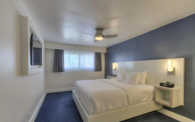 Oceanside Marina Suites