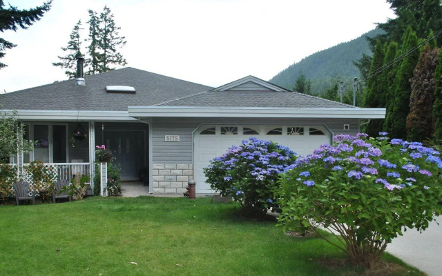 Madeira Park Bed and Breakfast