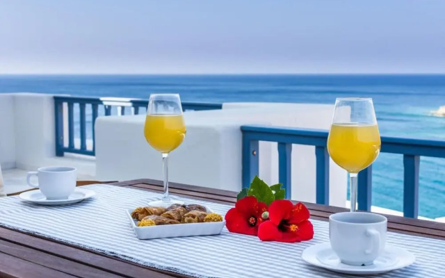 Inviting 8-bed Villa in Ermoupoli - Villa Blueros